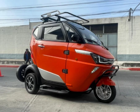 Stylish Electric Vehicle Economical Urban Commuter With EU Certification Mini Electric City Car Stylish Electric Vehicle Economical Urban Commuter With EU Certification Mini Electric City Car